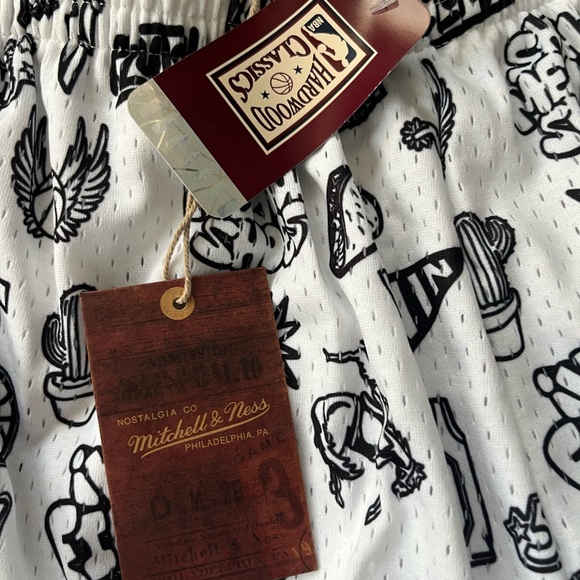 NBA San Antonio Spurs Mitchell & Ness Doodle Shorts - Picture 3 of 7